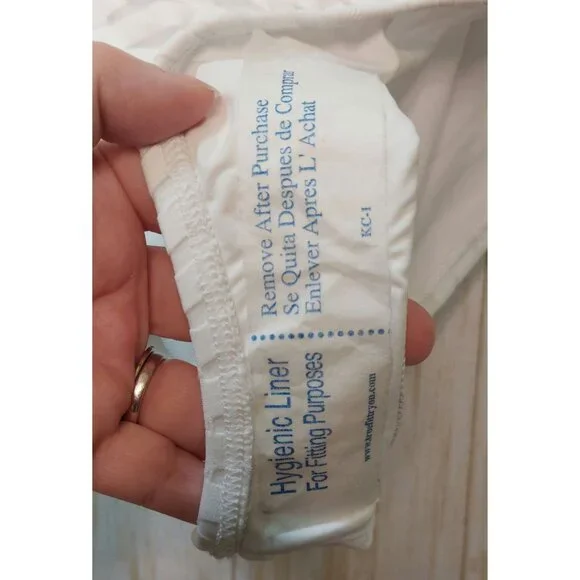 Kenneth Cole White One-Piece Padded Bust Tummy Toner Swimsuit Size Large Classy - Picture 10 of 12